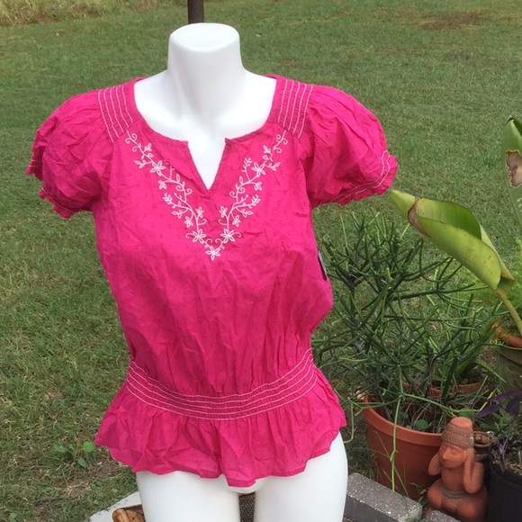 Izod Tops - 🌺NWT Izod Size Small Boho Peasant Pink Top 🌺